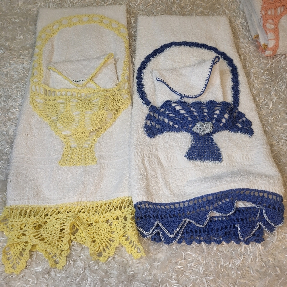 Penny's Decorative Bath Towels, Sea Shell Crochet, Set of 3, Blue Yellow Pink - Picture 8 of 10